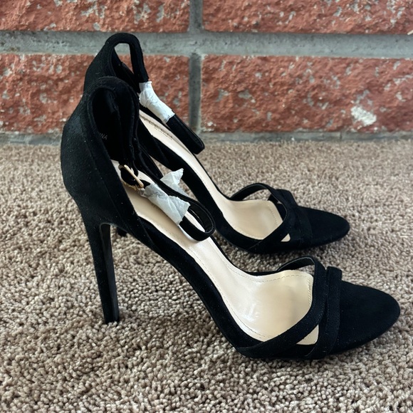 Kayleen Black Stiletto Heels - Picture 3 of 6